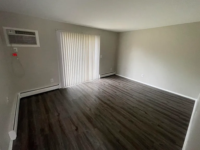22000 Beck Rd #5 — Photo 6