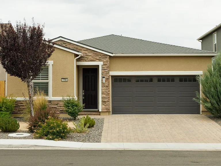 7756 Lampasas Dr — Photo 2