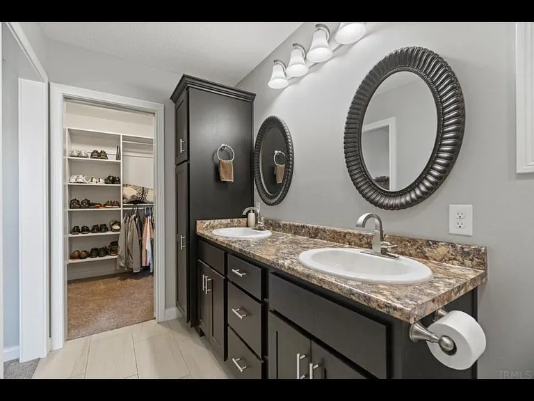 303 Edenbridge Blvd — Photo 11