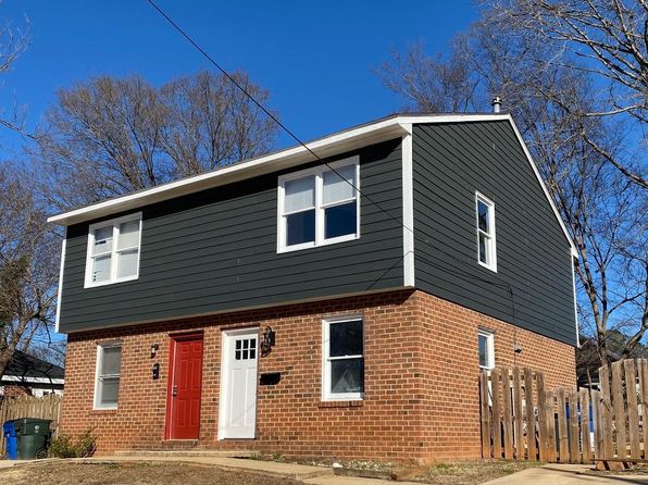 1011 Mark St