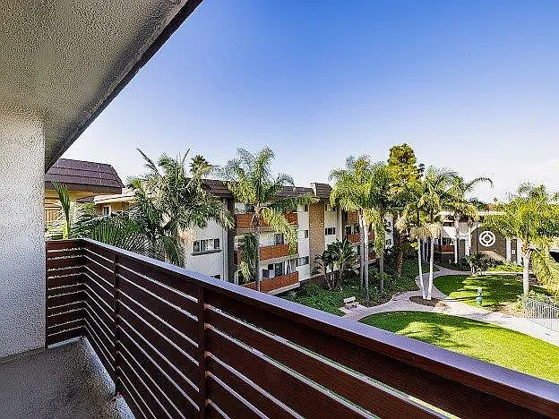 Ocean Breeze Villas — Photo 22