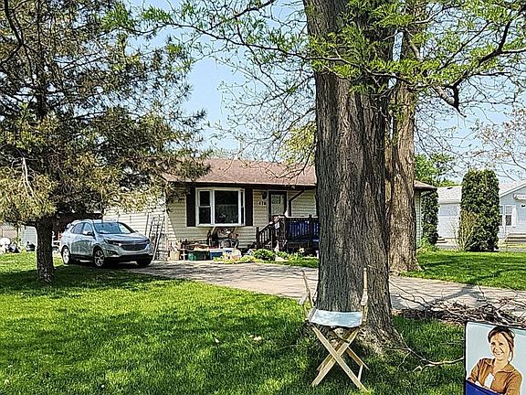 3rd image of 476 Mulhollen Dr