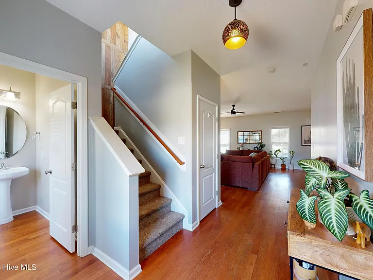 345 Shepherd Trl — Photo 4