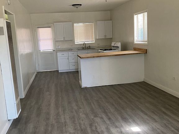 4th image of 1376 Chrysolite Ave