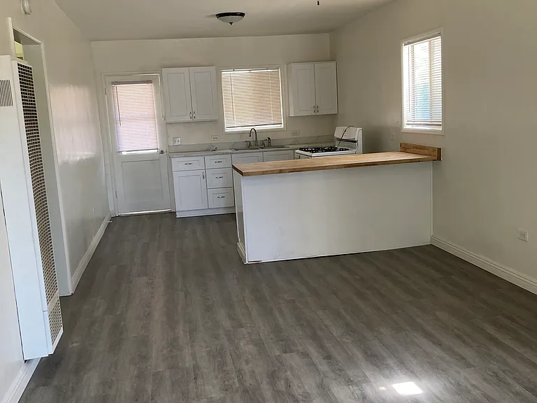 1376 Chrysolite Ave — Photo 4