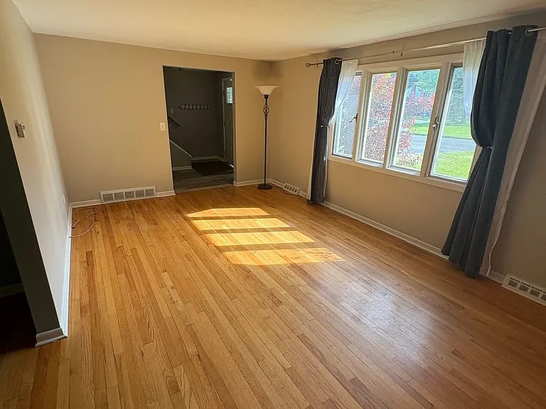 5250 Longridge Rd — Photo 19
