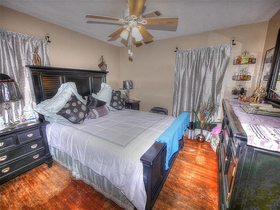 5th image of 12126 Dumas St