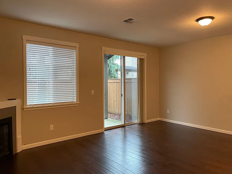 2641 NE 130th Ct — Photo 18