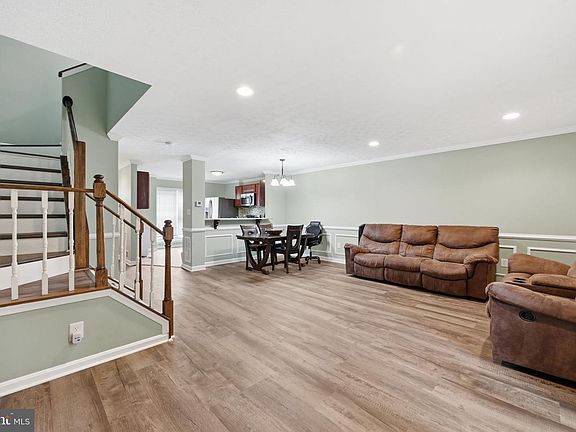 5th image of 14531 London Ln