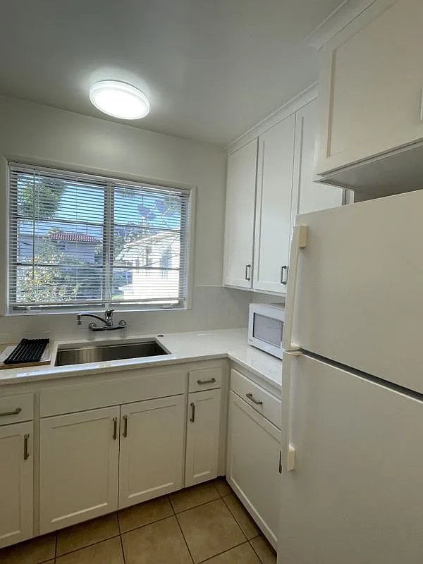 2 bed, 1.0 bath, 950 sqft, $2,675 — Photo 4