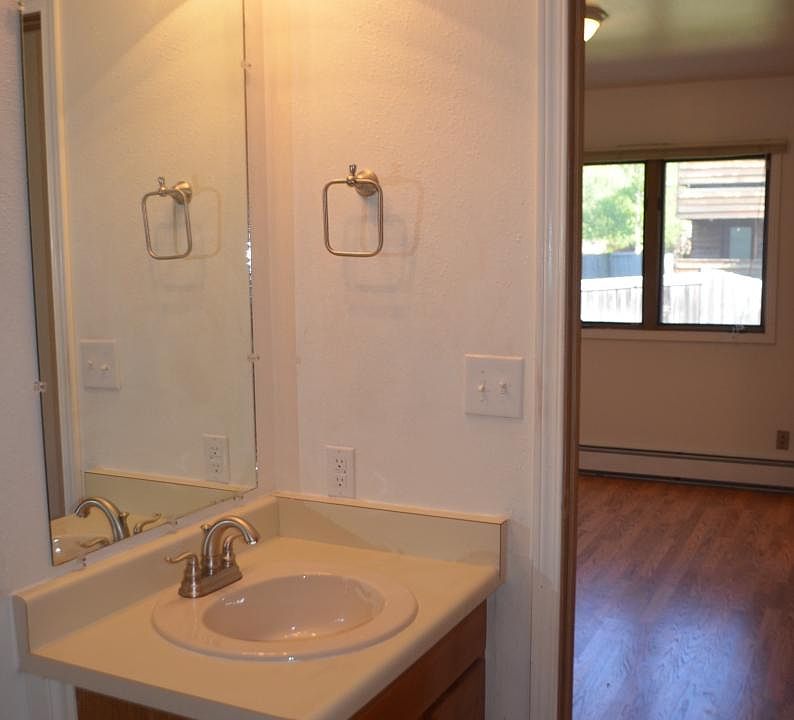 2nd bathroom