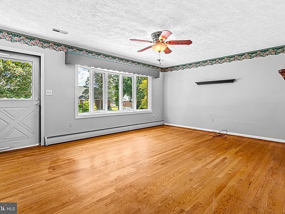 3rd image of 708 Beretta Way