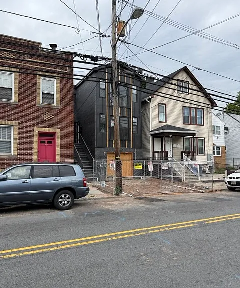 740 N 6th St #1 — Photo 2