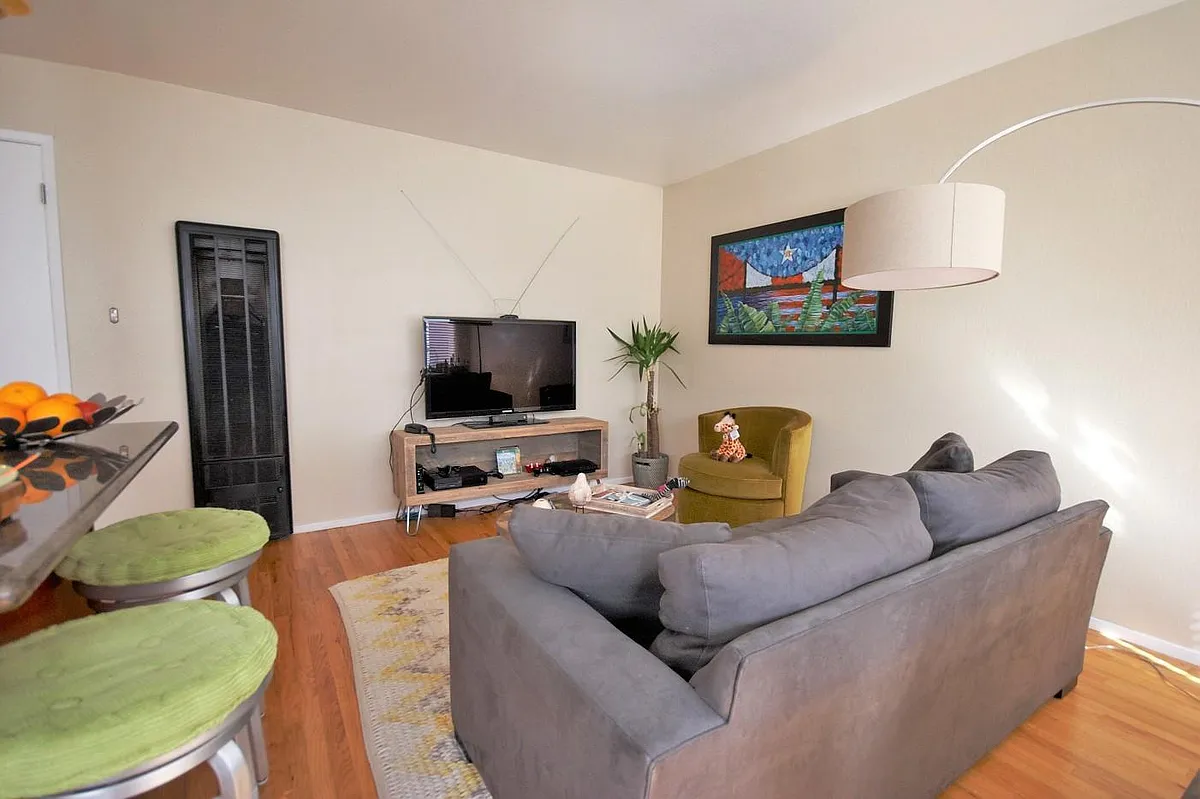 Building Photo - 405 29th St #2