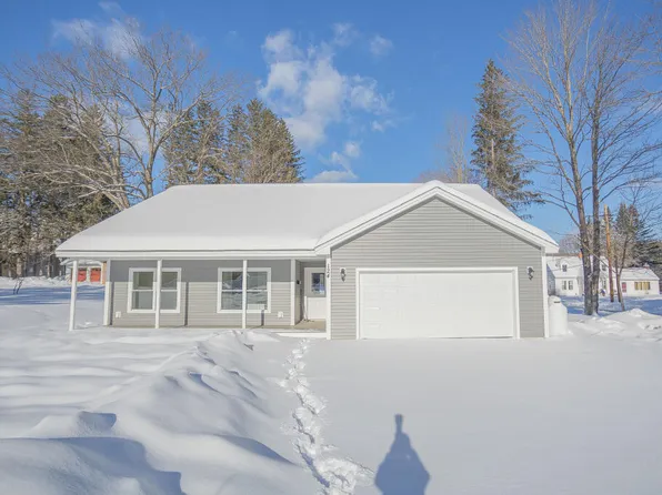 124 Stewart Avenue, Farmington, ME 04938