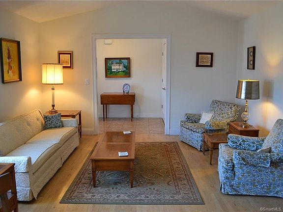 2nd image of 302 Garden Cir
