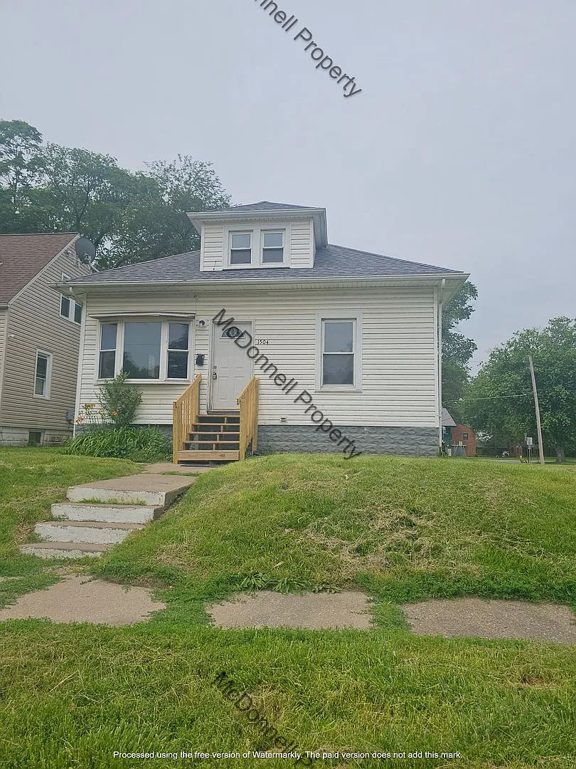 1504 6th St photo 1