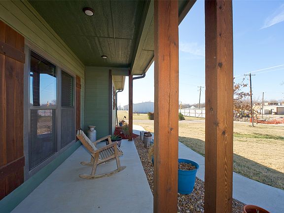 4th image of 700 N Mesquite St