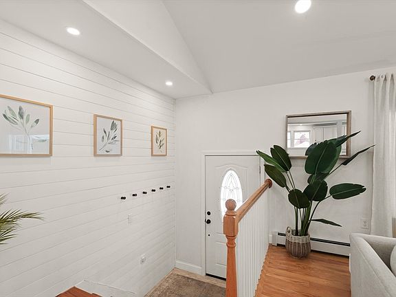 3rd image of 20 Walker Rd