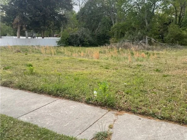 411 W Prospect Ave, Raeford, NC 28376