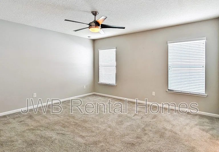 3955 Connecticut Ave — Photo 8