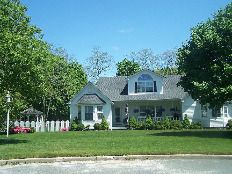 Pristine Spraling Victorian On A Cul De Sac 