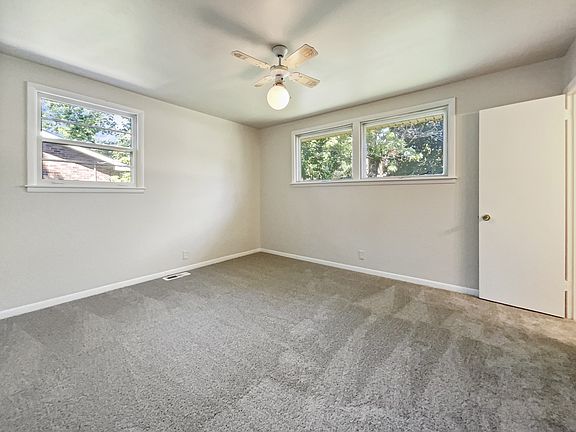 3rd image of 214 Whorley Dr