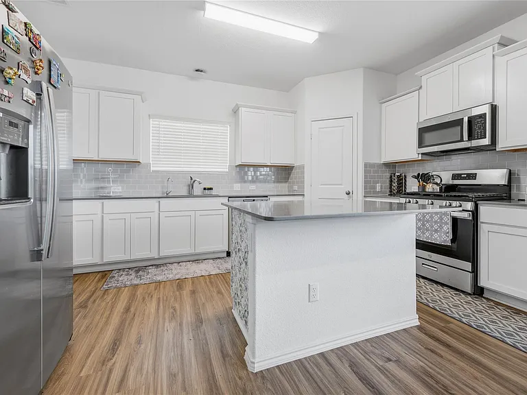 100 Wind Flower Ln — Photo 11