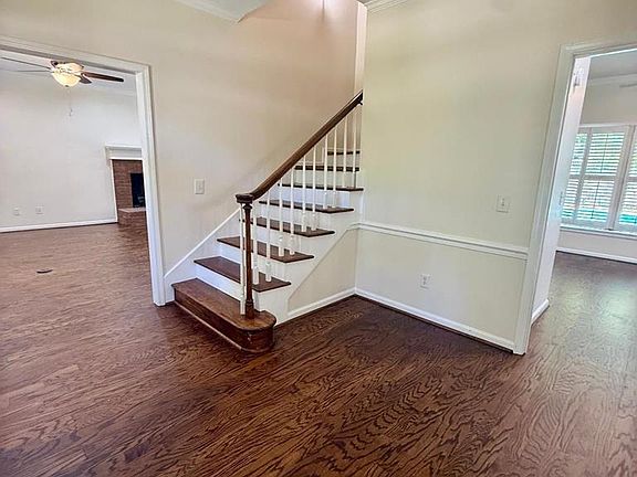 3rd image of 104 Sandy Springs Rd