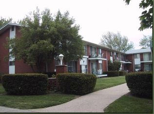 1028 Chester Rd APT 11, Lansing, MI 48912
