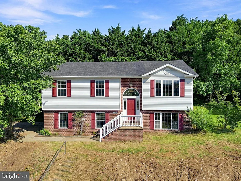 1183 River Bend Ct — Photo 1