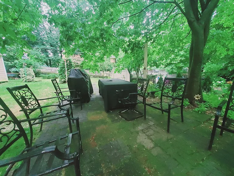 33 Valley Dr #1 — Photo 9