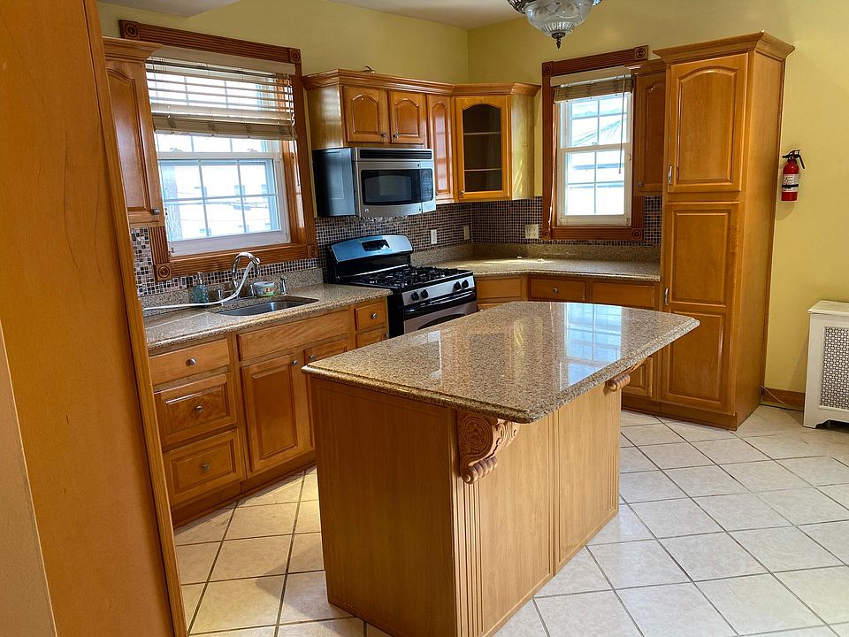 1st image of 74 Valentine St APT 1