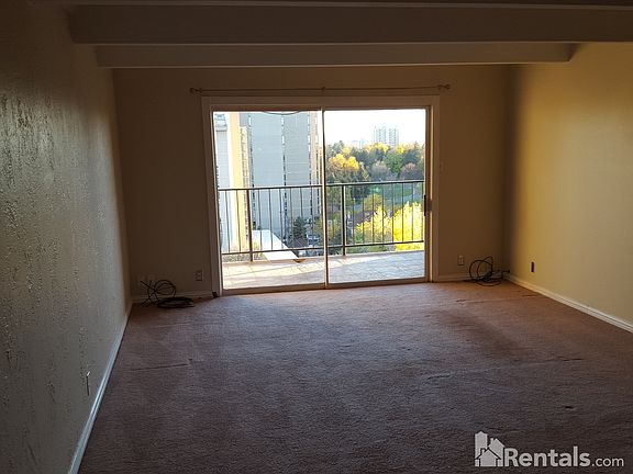 2nd image of 1433 N Williams St #Penthouse 2