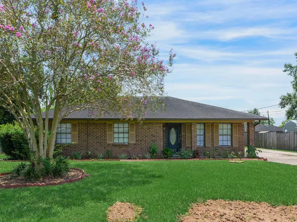 941 Begnaud St, Breaux Bridge, LA 70517