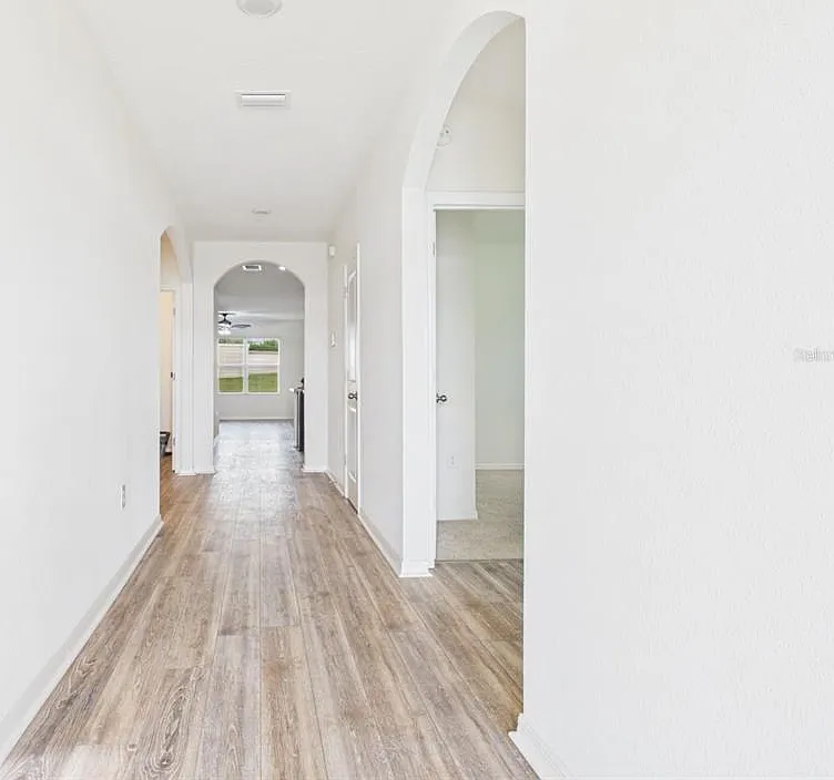 4 bed, 2.0 bath, 1827 sqft, $2,300 — Photo 3