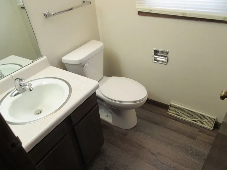 517-519 Margate Dr — Photo 3
