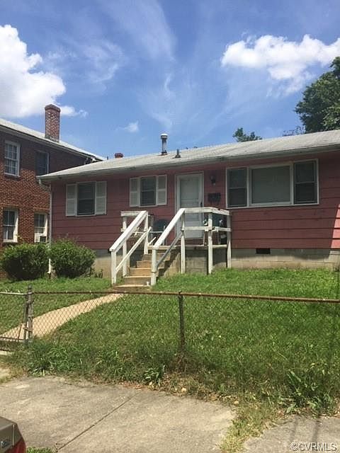 2nd image of 211 N Jefferson St
