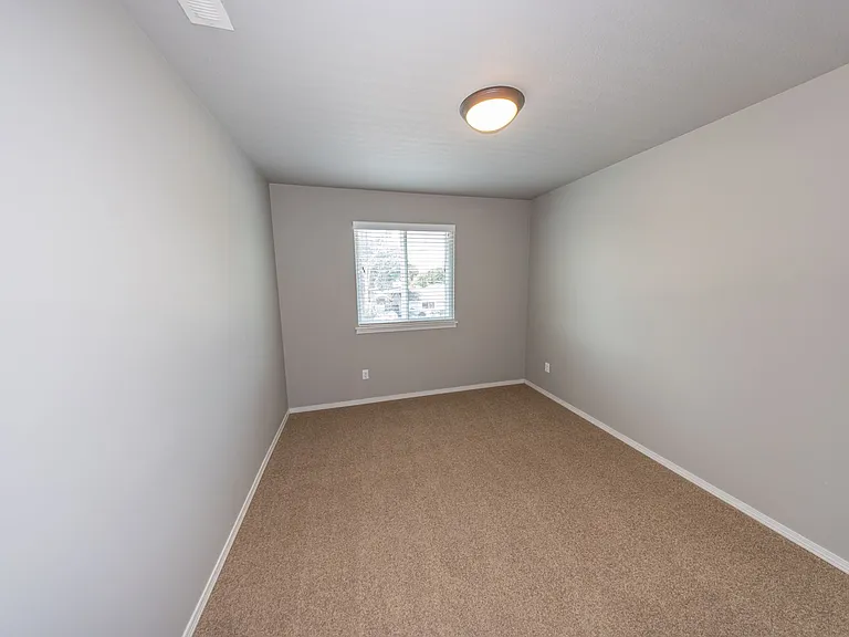13704 NE 64th Cir — Photo 14
