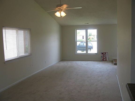 4th image of 3883 Augustine Cir