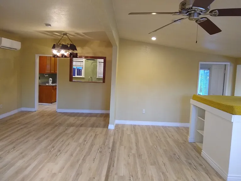 2326 Riverside Dr — Photo 7