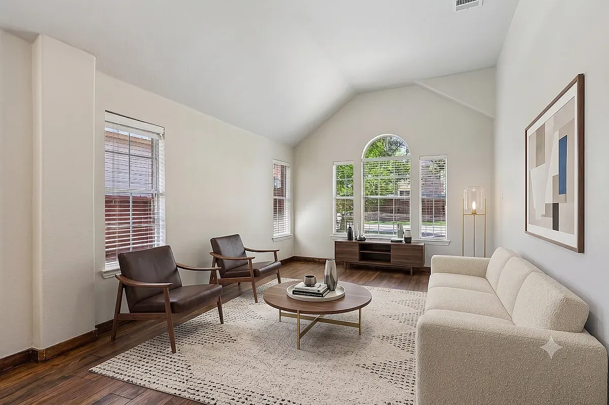 3 bed, 2503 sqft, $3,600 — Photo 3