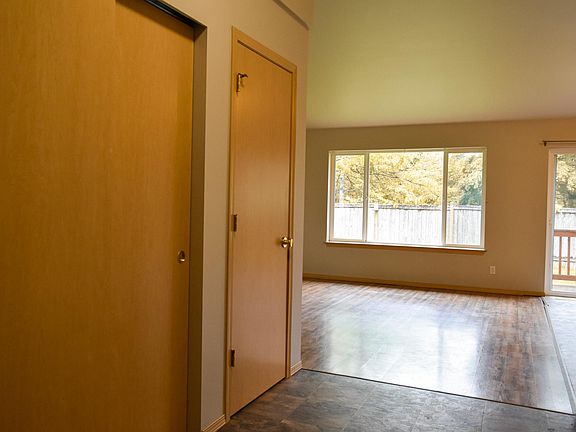 Front entry with 2 closets