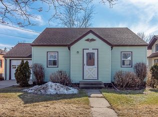 299 W Tyrone St, Le Center, MN 56057