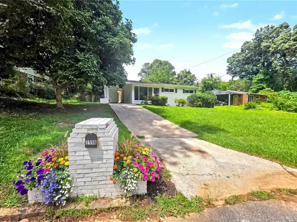 2559 Dale Creek Dr NW, Atlanta, GA 30318