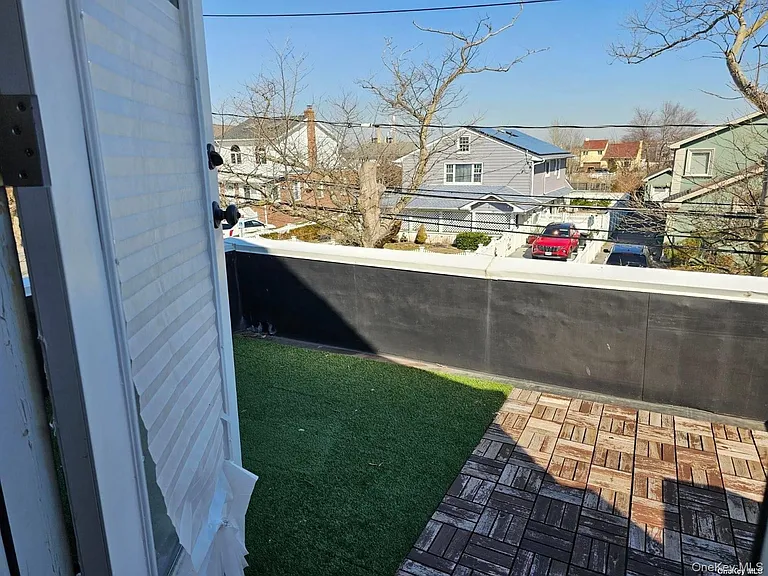 146 Kingston Blvd — Photo 8