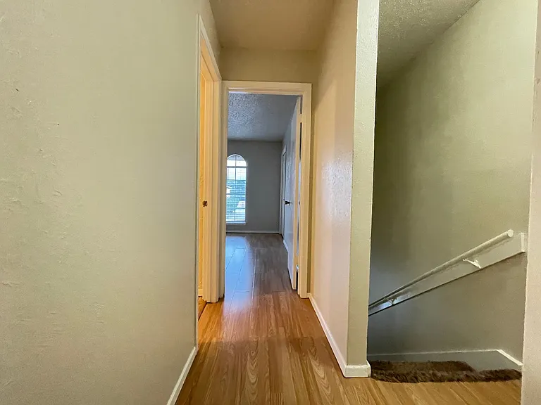 1913 Nolen Ct — Photo 5