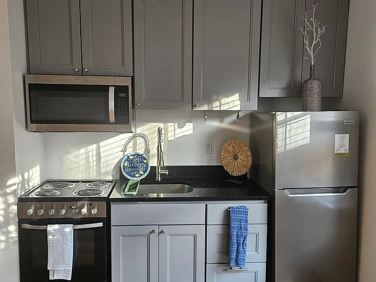 Greenway Apartments — Photo 1
