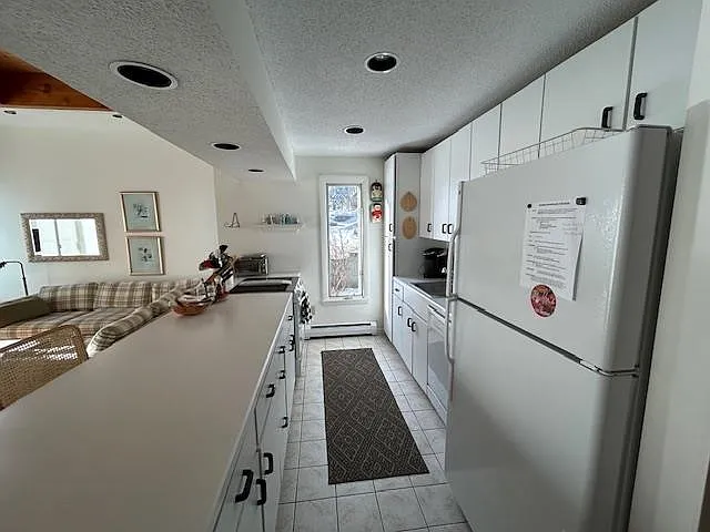3 bed, 2.5 bath, 1206 sqft, $2,000 — Photo 3