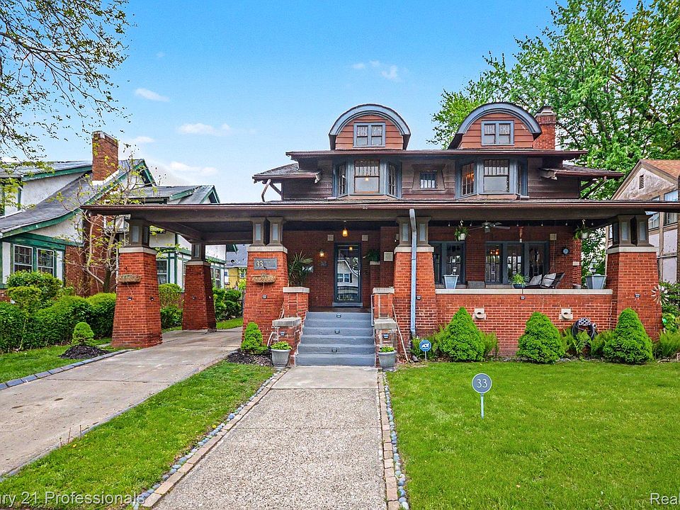 1st image of 33 Moss St